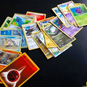 Bundle of 20 Pokemon cards